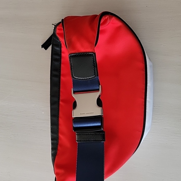 Marc Jacobs Belt Bag - Picture 3 of 10